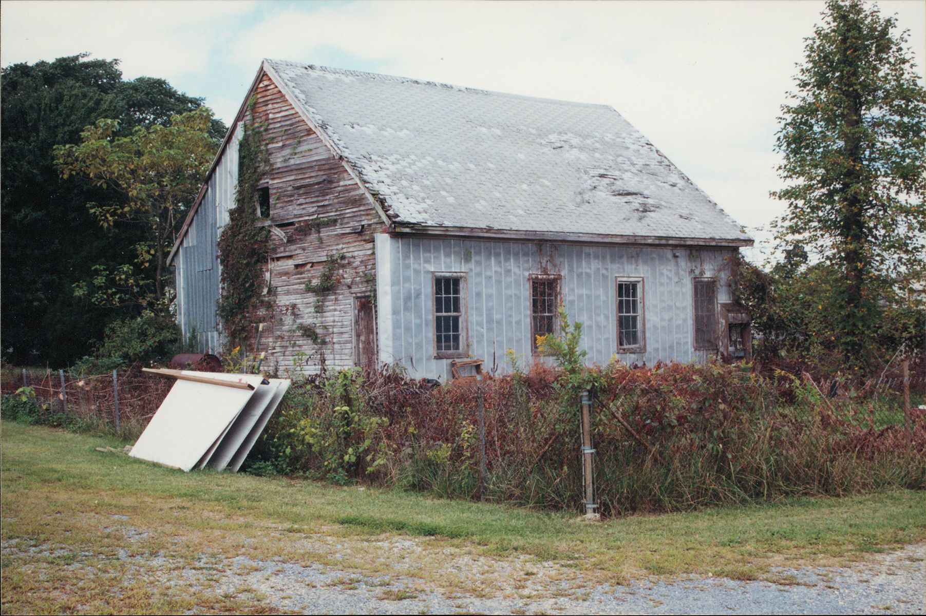 A view of a historic barn near Denton, Maryland.